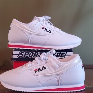 FILA women's sneakers 8.5